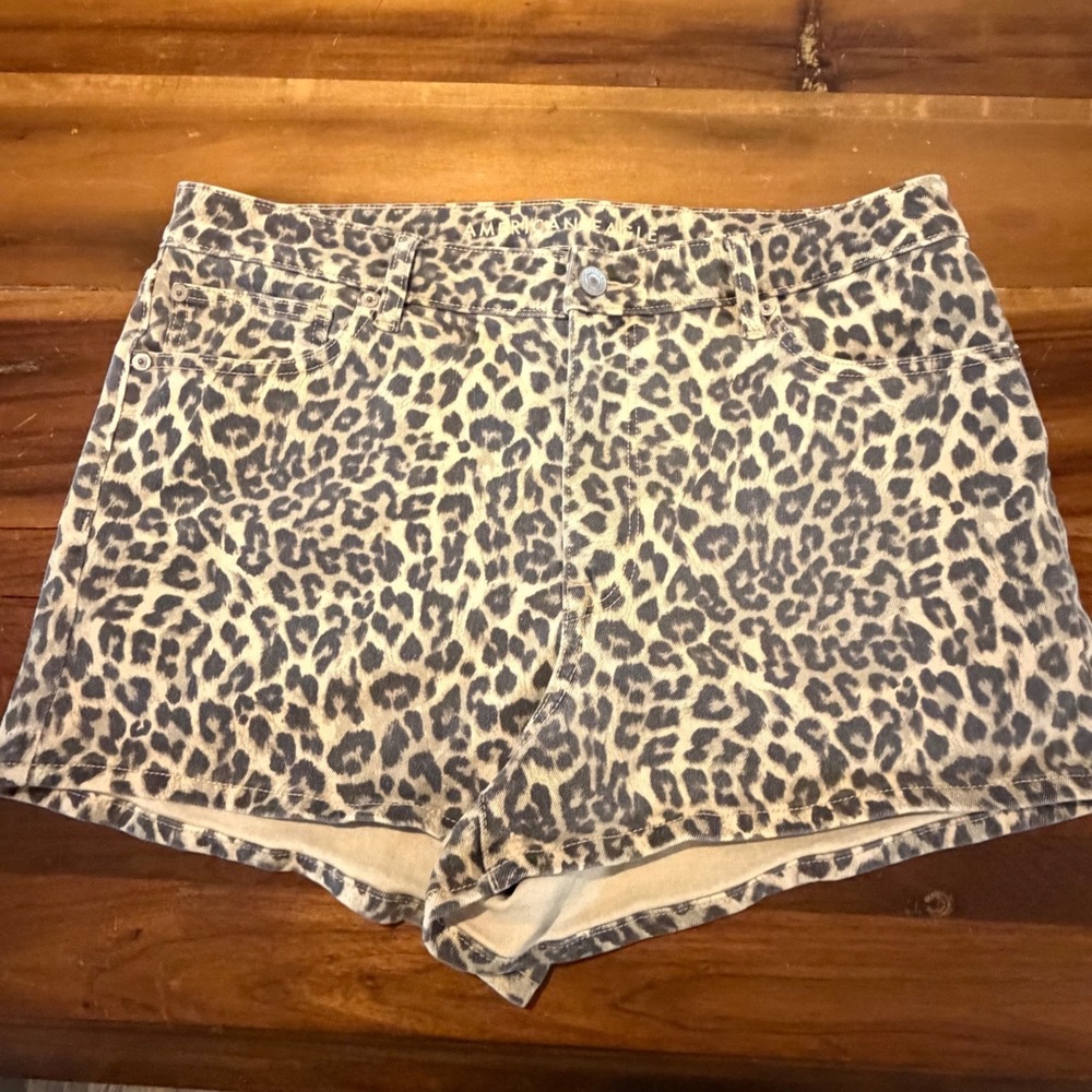 American Eagle Leopard Print Denim Shorts Women 12 Gray Tan Cheetah Stretch High